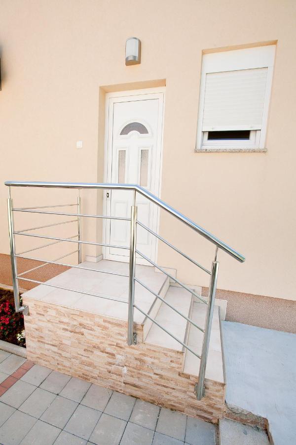 Apartmani Lea Starigrad Paklenica Exterior foto